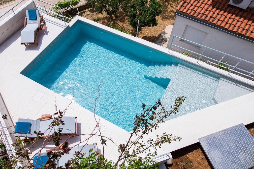 Apartments Zambarlin Komiža Екстериор снимка
