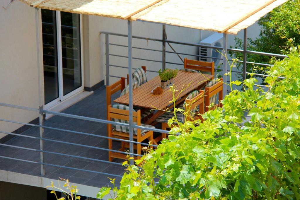 Apartments Zambarlin Komiža Екстериор снимка