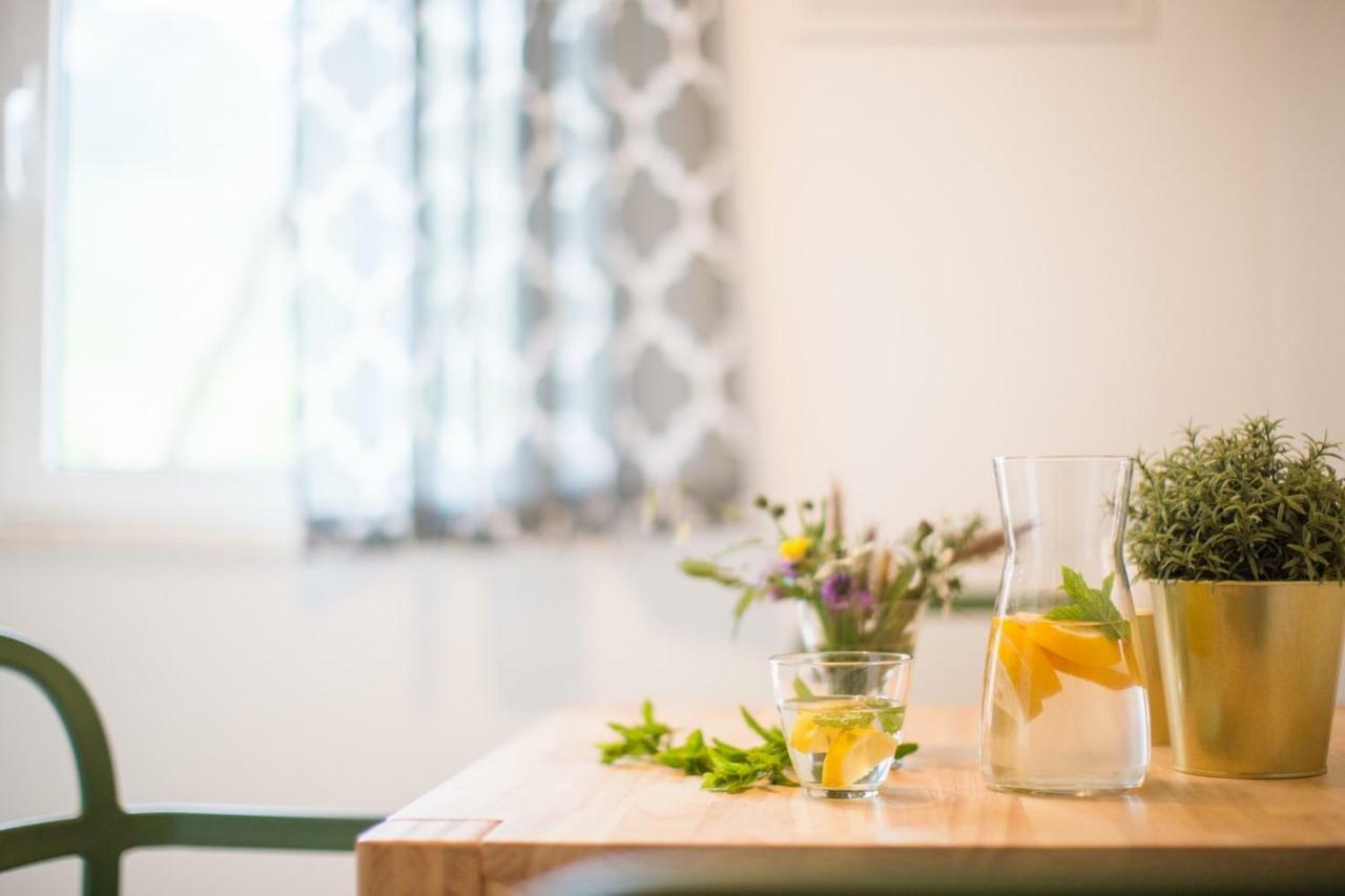 Apartments Zambarlin Komiža Екстериор снимка