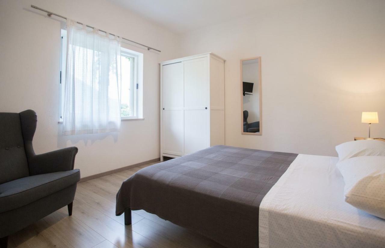 Apartments Zambarlin Komiža Екстериор снимка