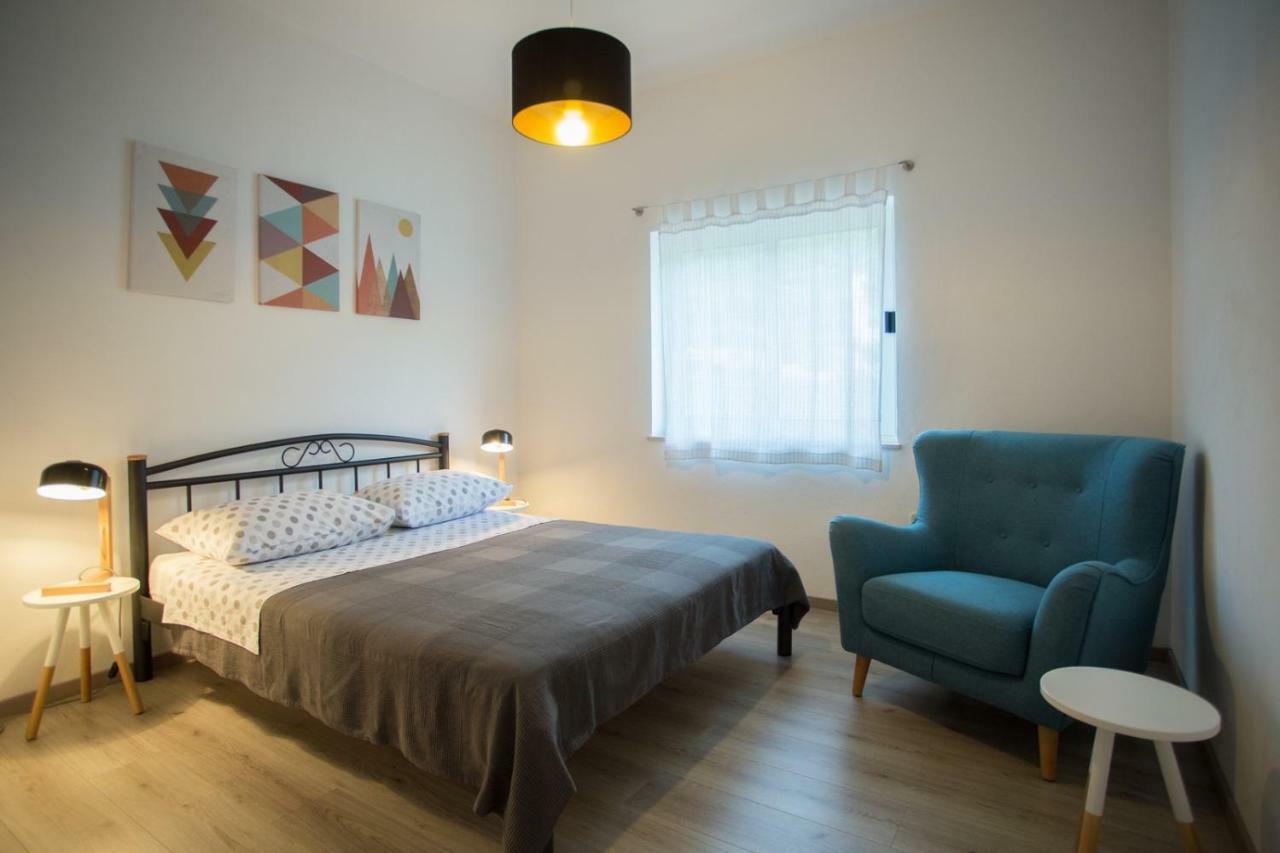 Apartments Zambarlin Komiža Екстериор снимка