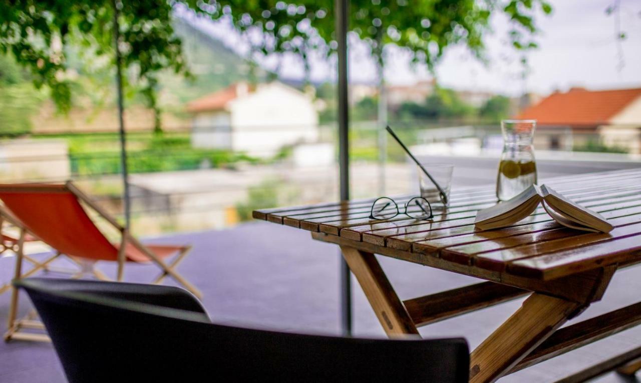 Apartments Zambarlin Komiža Екстериор снимка